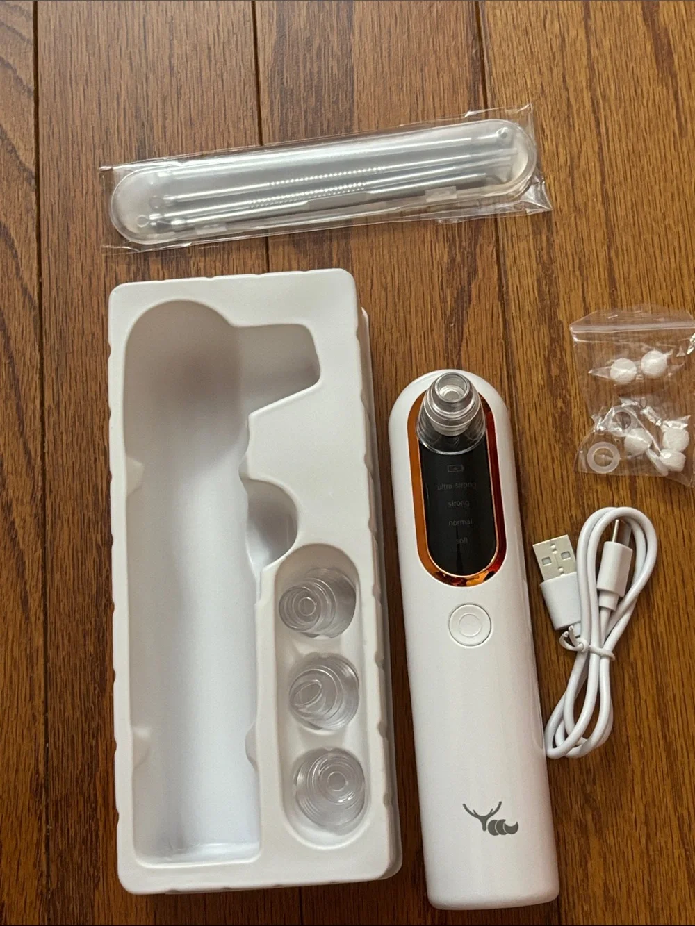 Blackhead Remover Pore Vacuum - With Misc Size Heads, Charger & tools